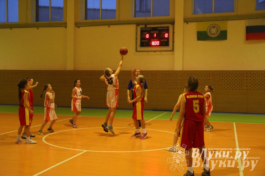 Великолукские баскетболисты стали победителями междугородних соревнований по баскетболу