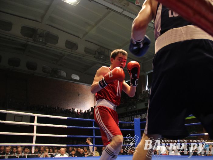 В Великих Луках состоялась матчевая встреча по боксу