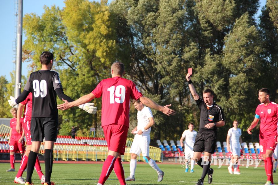 Обидный гол в воротах «Луки-Энергии» (ФОТО)