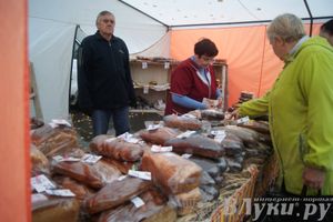 ​Универсальная торговая ярмарка «Осень – 2014» состоялась  в Великих Луках