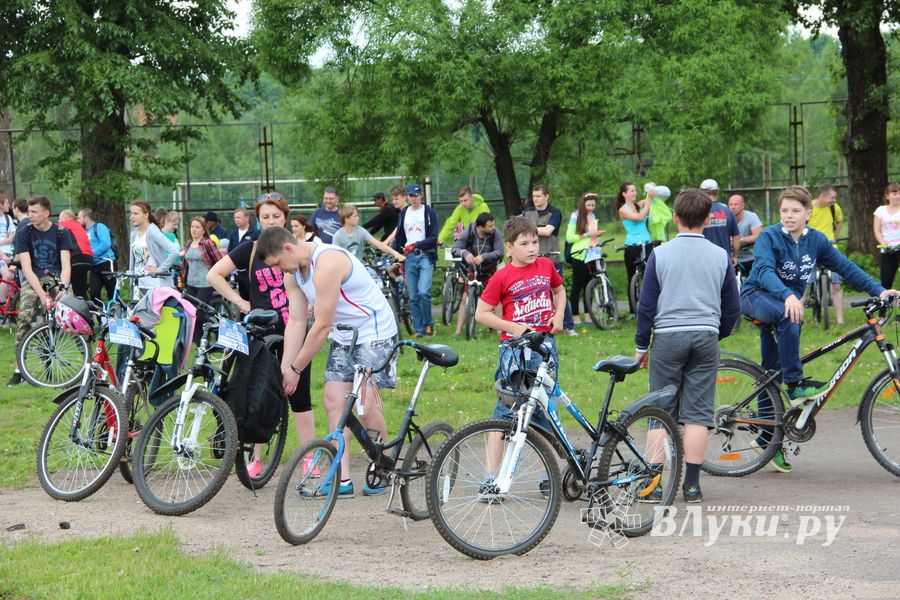 В Великих Луках состоялся «Велопарад» (ФОТО)