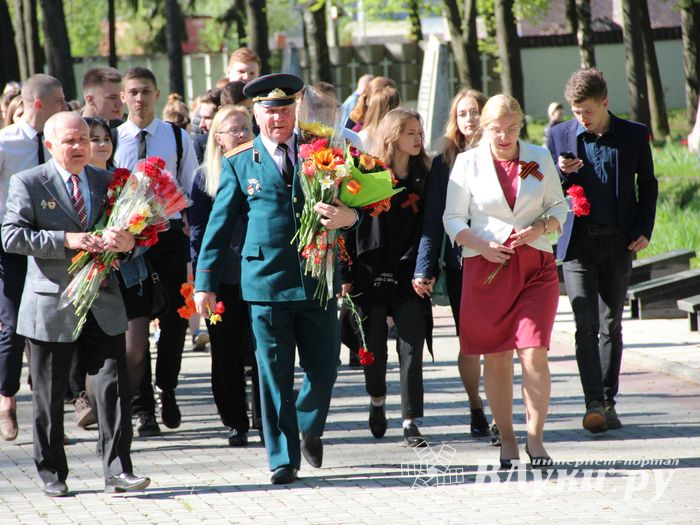 Юные великолучане почтили память бойцов Великой войны (ФОТО)