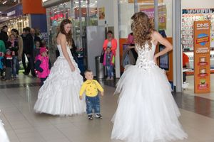 В Великих Луках бегали невесты (ФОТО)