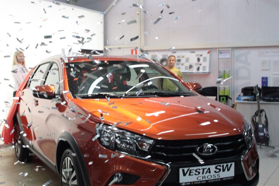 В Великих Луках прошла презентация LADA Vesta SW Cross (ФОТО)