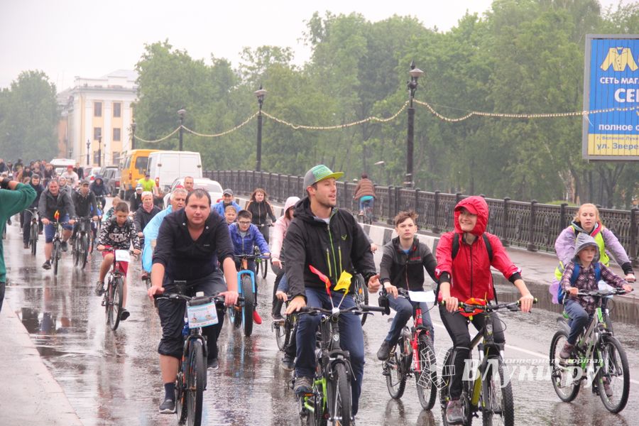 Зигзаг здоровья выполнили великолукские велосипедисты (ФОТО)
