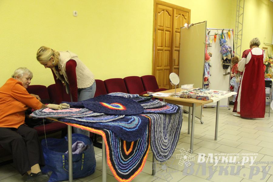 Выставка-ярмарка  «Волшебный сундучок»