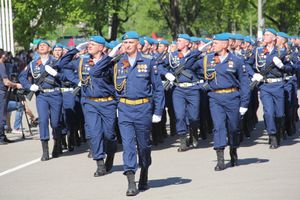 Парад в честь Дня Победы прошел в Великих Луках (ФОТО)