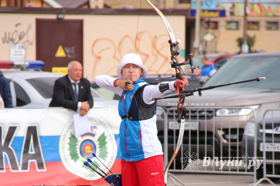 В Великих Луках проходит Чемпионат России по стрельбе из лука (ФОТО)