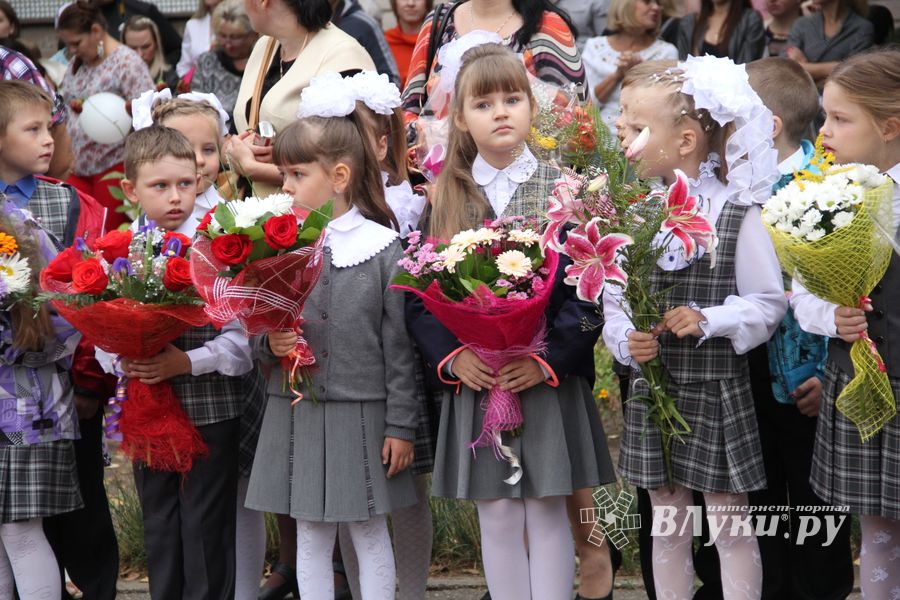 Школа №12 встретила День знаний (фото)