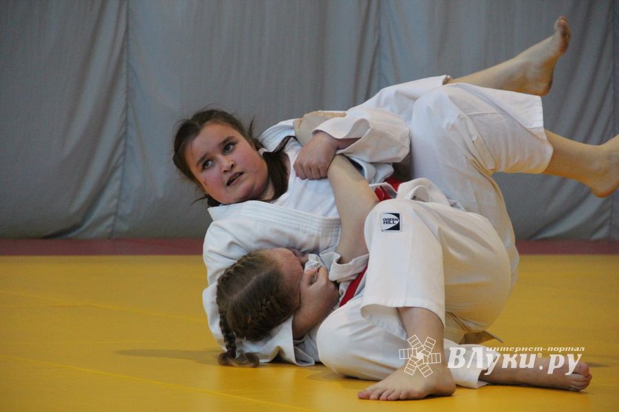 В Великих Луках прошли соревнования по дзюдо (ФОТО)