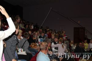 Шоу магических зонтиков и мыльных пузырей увидели юные великолучане