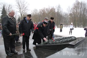 Из Великих Лук стартовал легкоатлетический пробег, посвященный 72-й годовщине подвига героя Советского Союза Александра Матросова (фото)