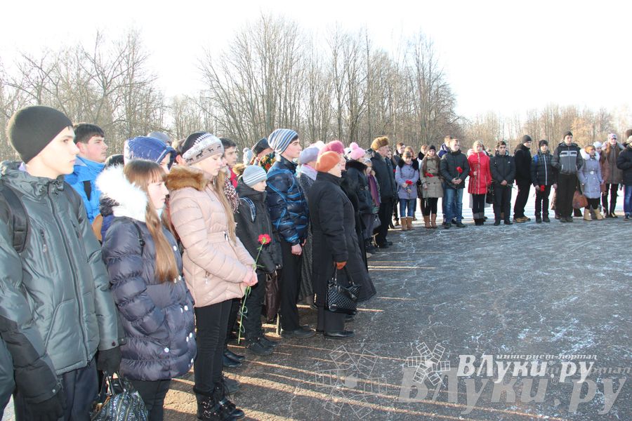 90-летие со дня рождения Александра Матросова. Митинг и возложение цветов к памятнику