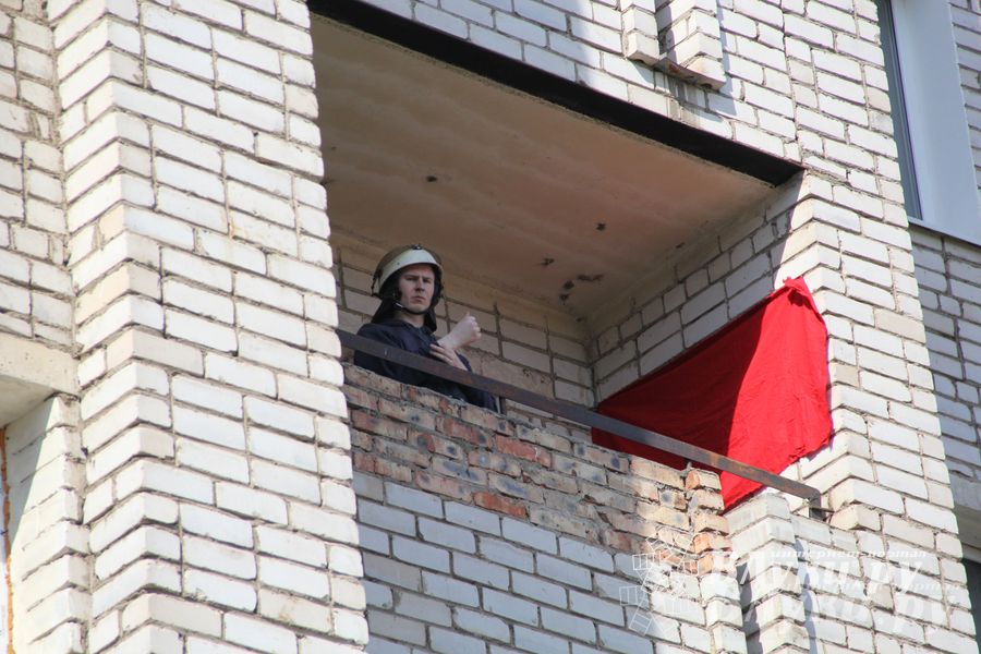 В Великих Луках прошли соревнования пожарных расчетов