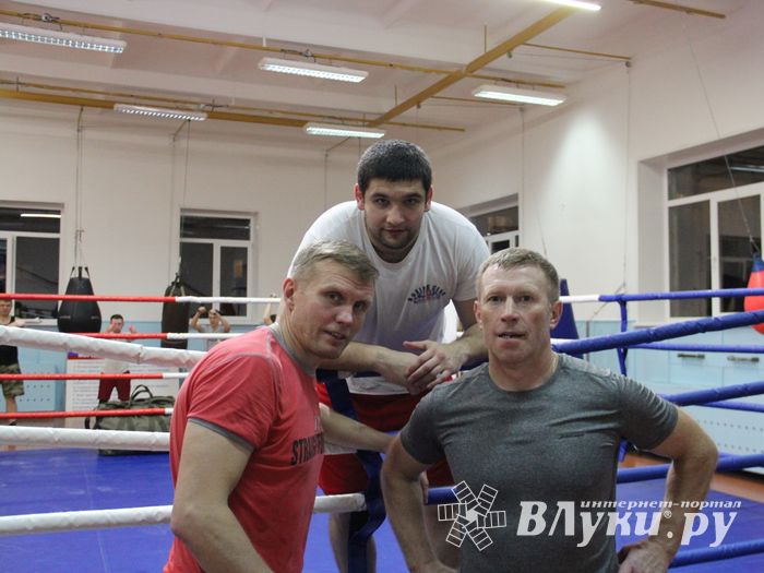 Боксёр Сергей Егоров стал временно баскетболистом (ФОТО)