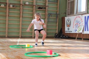 В Великих Луках стартовали спортивные соревнования среди дошколят «Юные олимпионики»