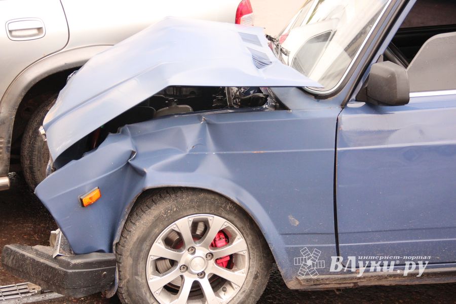 ДТП на проспекте Ленина в Великих Луках (ФОТО)