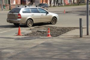 Водителей-великолучан просят быть повнимательнее на проспекте Ленина (ФОТО)