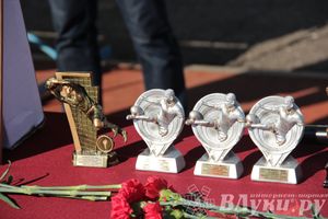 В Великих Луках стартовал открытый турнир по футболу