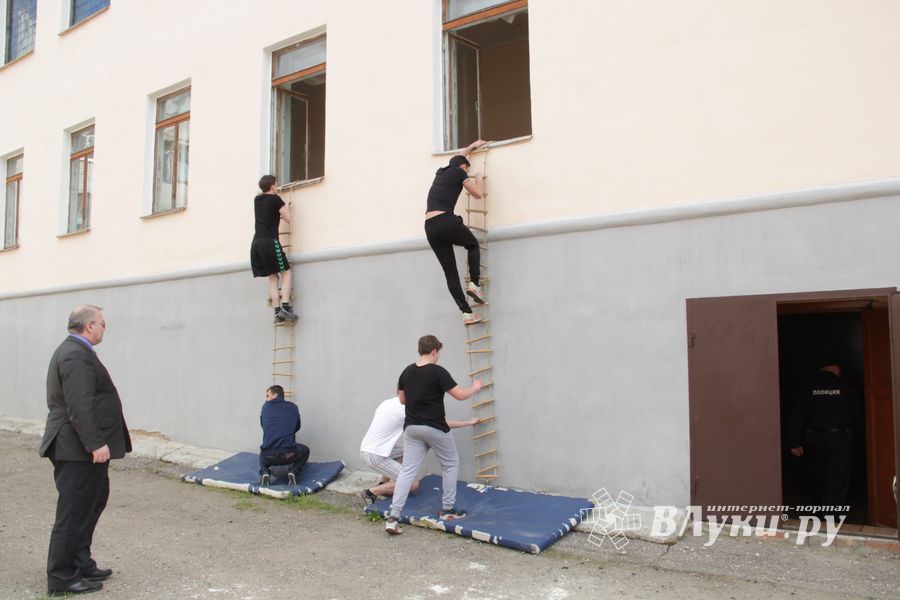 В 10 лицее прошла игра «Освобождение заложников» (ФОТО)