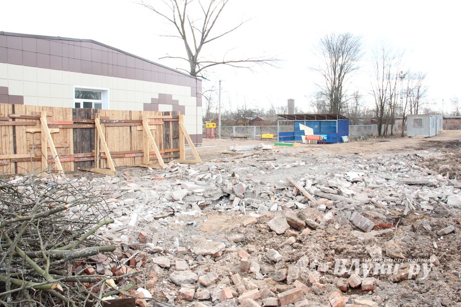 Строительство новой школы в Великих Луках — все идет по плану (ФОТО)