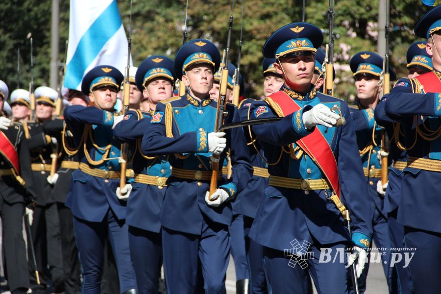 Военный парад в Великих Луках, часть II (ФОТО)