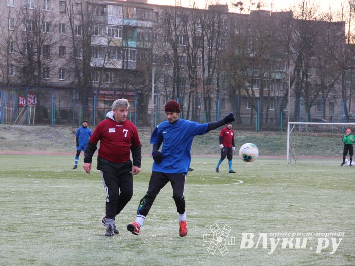 Боевая ничья в памятном футбольном матче (ФОТО)