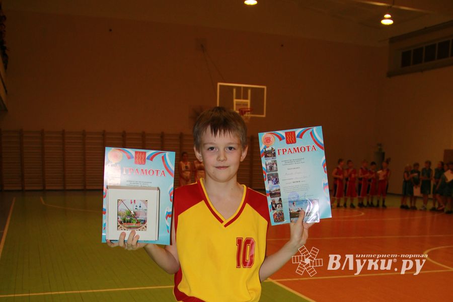Великолукские баскетболисты стали победителями междугородних соревнований по баскетболу