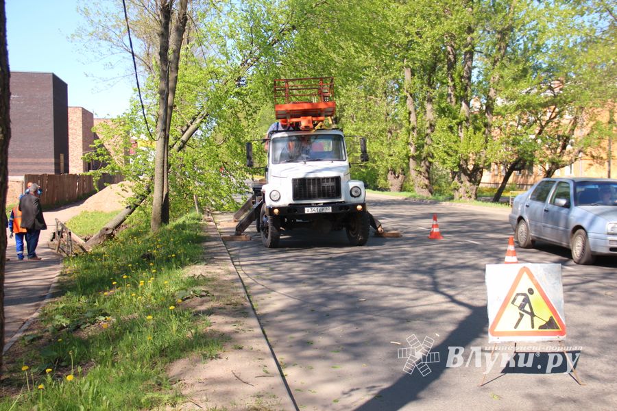Авария устранена, движение по проспекту Гагарина возобновлено (ФОТО)