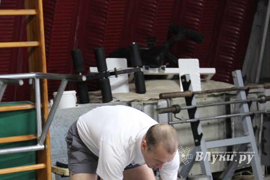 В Великих Луках прошла спартакиада по гиревому спорту среди предприятий и организаций города (фото)
