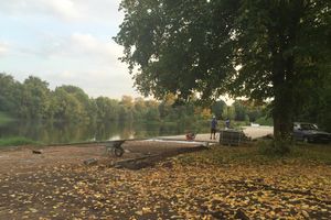 В центральном парке Великих Лук продолжаются ремонтные работы (фото)