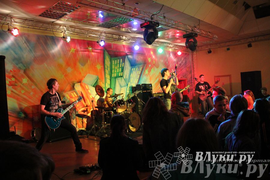 ​Фестиваль живой музыки «Арена фест» прошел в Великих Луках  (фото)