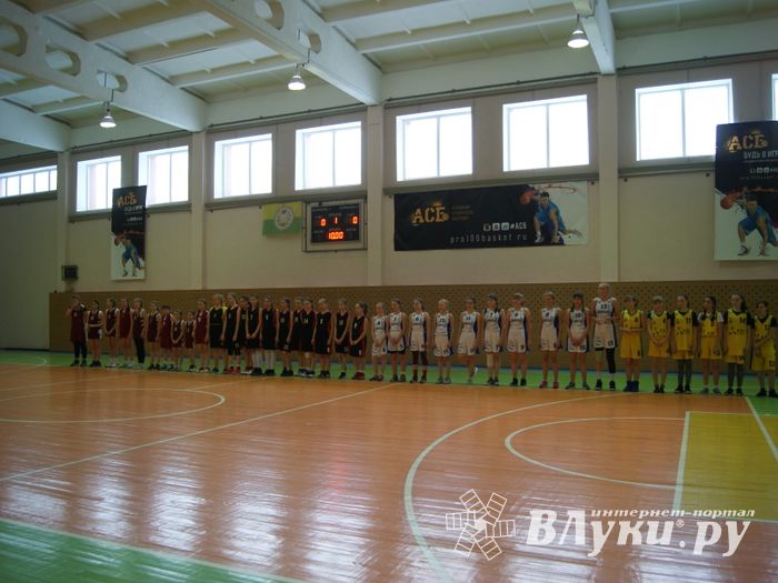 Великолучанки завоевали «серебро» на традиционном турнире по баскетболу (ФОТО)