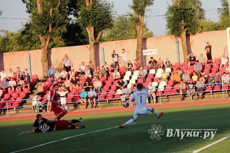 Хороший футбол без забитых мячей — «Луки-Энергия» сыграла с «Локомотив-Казанка» (ФОТО)