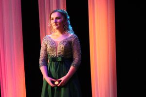 В Великих Луках выпускникам вручили медали «За особые успехи в учении» (ФОТО)