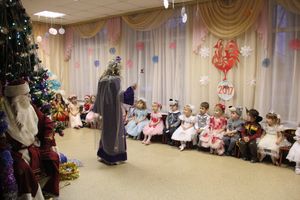 Новогодние утренники в Великих Луках продолжаются (ФОТО)