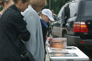 Псковский кузнечный двор на празднике Дня флага РФ в Великих Луках