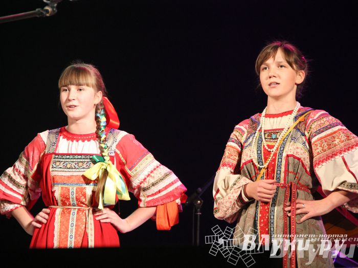 В Великих Луках прошел фестиваль живой музыки «Ставим на аватарках небо» (фото)