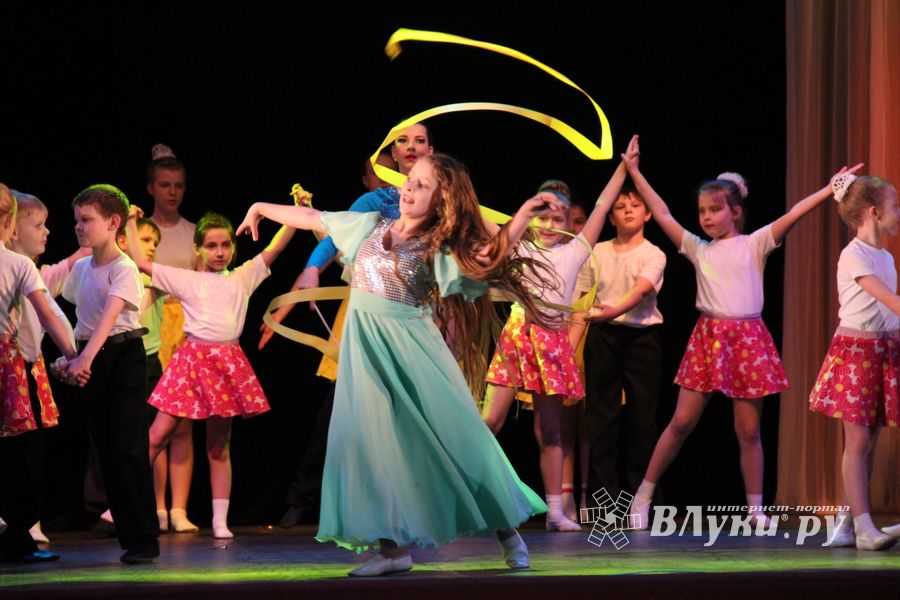 «Великолукская Веснянка» на сцене ДК ЛК