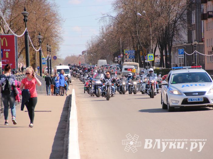 В Великих Луках открыли мотосезон - 2017 (ФОТО)