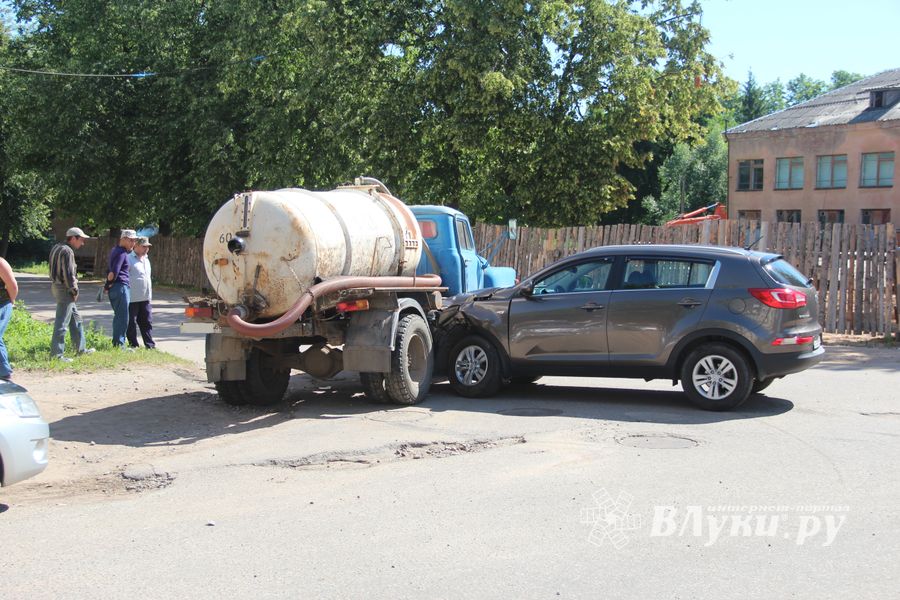 ДТП на перекрёстке Сибирцева/Р.Люксембург (ФОТО)