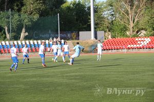 В Великих Луках состоялся матч Первенства СЗФО по футболу между командами «Луки-Энергия» и «Химик»