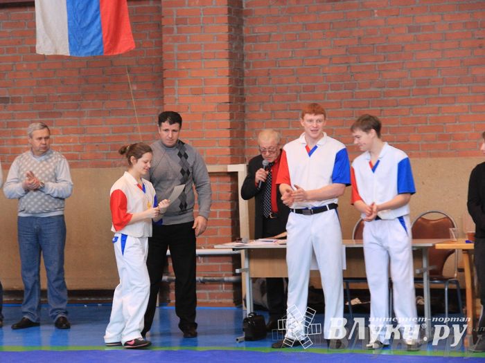 Состоялось Открытое первенство города Великие Луки по борьбе самбо