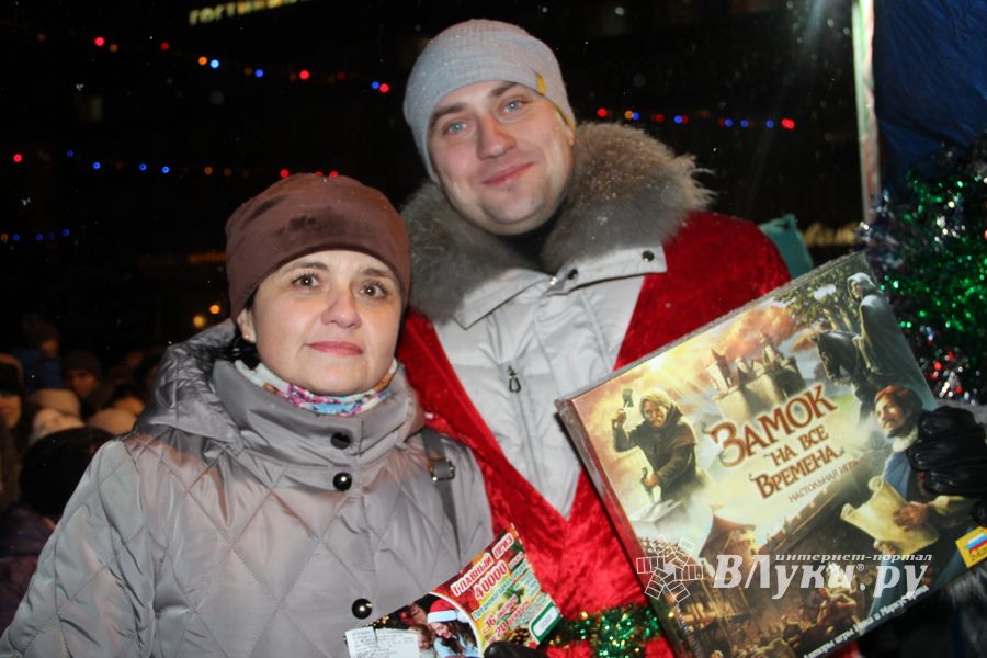 ТК «Первомайский» подарил великолучанам новогоднее волшебство (ФОТО)