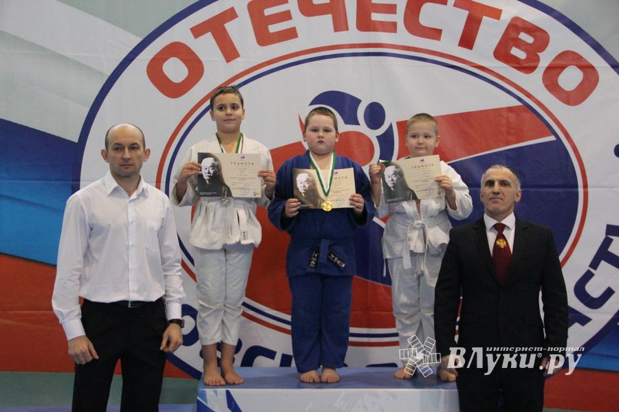 В Великих Луках прошли соревнования по дзюдо (ФОТО)