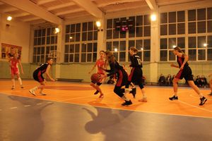 Великолукские баскетболистки борются за Кубок города (ФОТО)