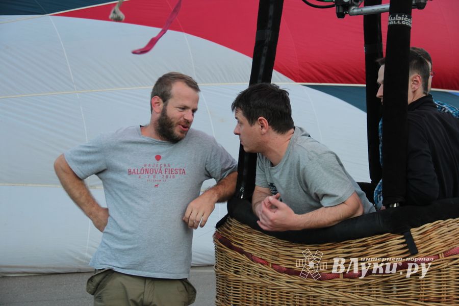 22-я Международная встреча воздухоплавателей завершилась традиционным ночным свечением аэростатов (ФОТО)