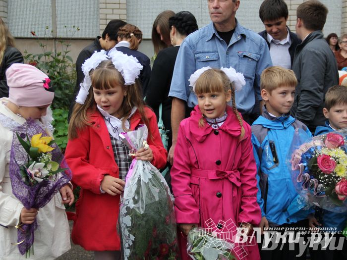 Школы города отметили 1 сентября (фото)