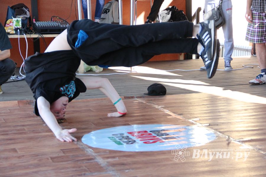 «ORIGINAL BBOYS CYPHERS» в Великих Луках (ФОТО+ВИДЕО)