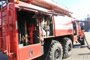В центре Великих Лук спасатели продемонстрировали свою технику (ФОТО)